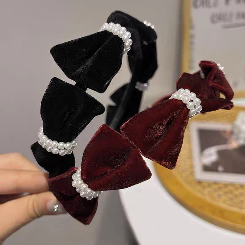 Autumn and winter French retro pearl velvet bow headband for women, elegant and stylish princess headband, hairpin and headwear details Picture