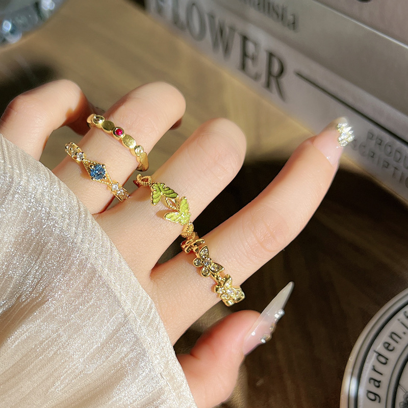 French light luxury golden butterfly ring, a rare and sweet, versatile, country-style, simple and elegant index finger ring details Picture
