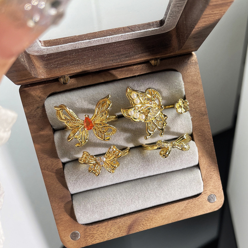 New Chinese-style retro lace butterfly hollowed-out exquisite opening ring for women, sweet, cool, fashionable and cold style index finger ring details Picture