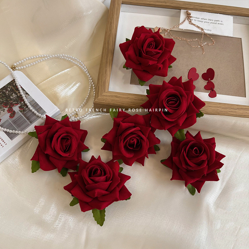 The Ougensha rose hair clip exudes a high-end feel. It features a forest-style fairy-like fringe clip and a forehead cliffhanger headpiece details Picture