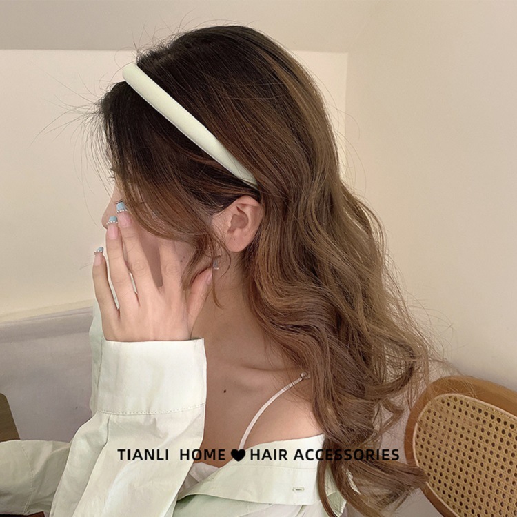 The new candy-colored sponge hairband for women in 2023, a simple facial cleansing and hair-pressing clip, is a versatile headband and accessory for going out Specification drawing