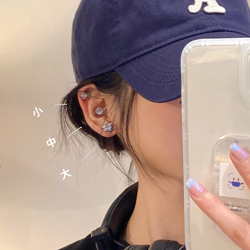 Exquisite zircon magnetic ear studs, women's no-ear piercings ear clips, ins light luxury fashion, versatile and simple earrings details Picture