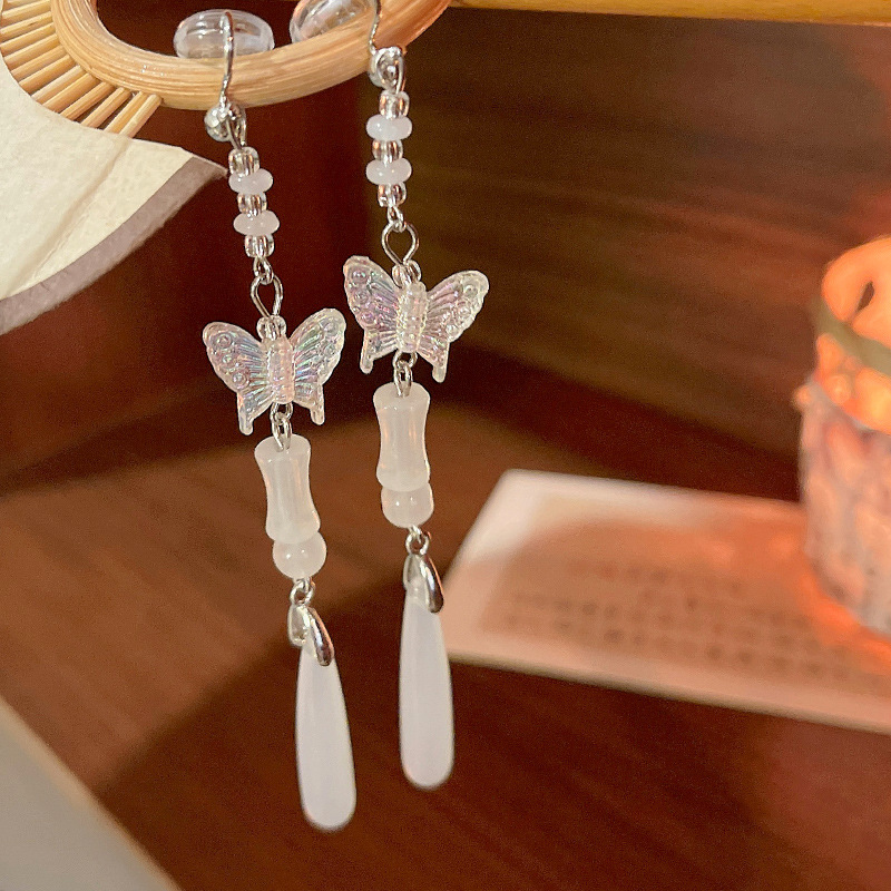 New Chinese-style butterfly beaded tassel earrings, a versatile and high-end traditional Chinese style teardrop stud earrings for cheongsam Specification drawing