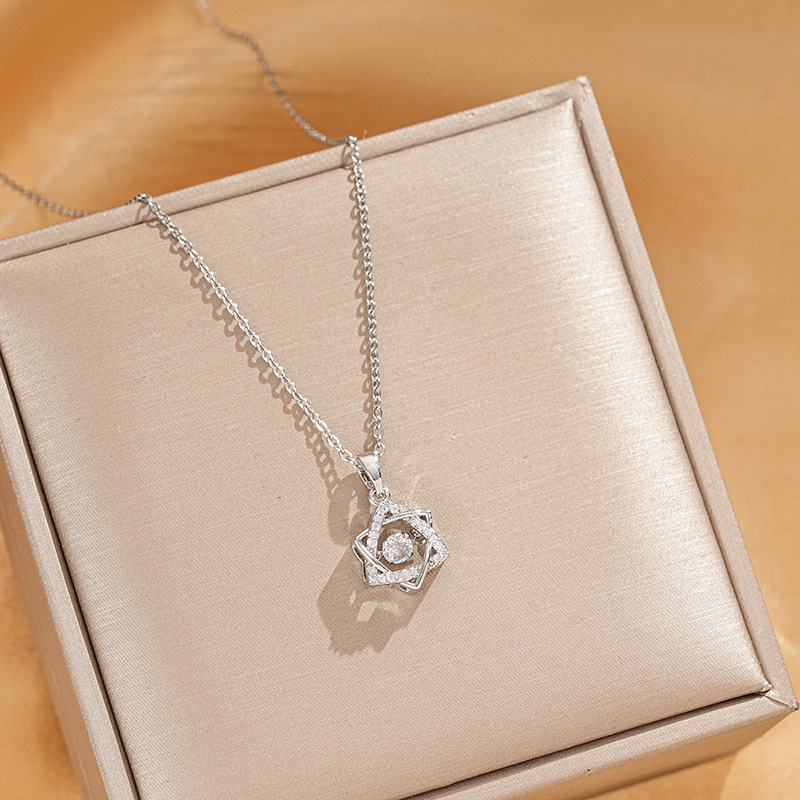 Fashionable zircon hexagram pendant titanium steel necklace for women, simple and elegant, versatile and dynamic collarbone chain, high-end accessory Application Scenario