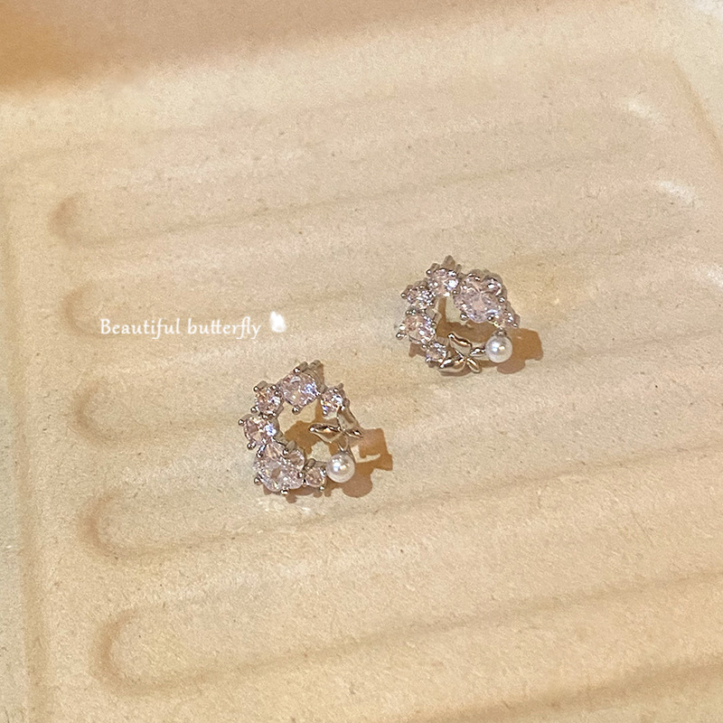 Korean-style sweet and slightly inlaid zircon butterfly stud earrings for women, exquisite and niche design, versatile earrings, new elegant earrings Specification drawing