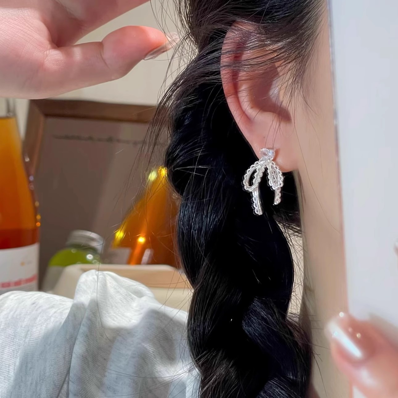 French lace bow stud s925 silver needle women's niche design exquisite and high-end earrings ribbon earrings Specification drawing
