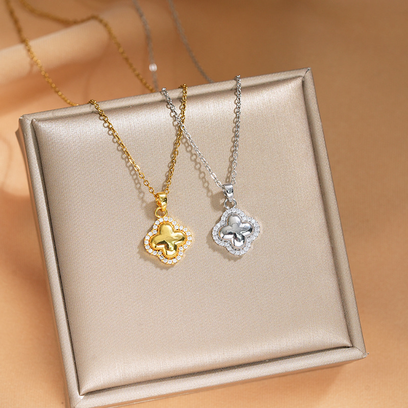 A full-diamond four-leaf clover pendant titanium steel necklace for women's fashion, versatile, Chinese-style design, collarbone chain, light luxury accessory full figure