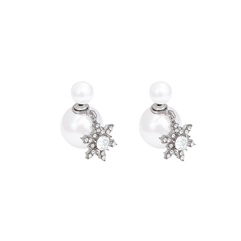 A new Korean-style super shiny full-diamond snowflake earring for women, a pair of pearl stud earrings, the same style as the popular earrings Item Picture