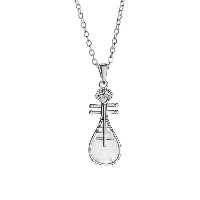 A simple silver cat's eye stone pipa pendant titanium steel necklace from Japan and South Korea, a high-end and niche female collarbone chain accessory Item Picture