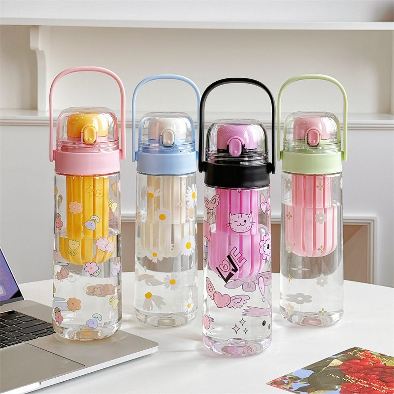 2025 New hand-held bouncing flower tea cup, student couple plastic water cup, portable tea and water separation cup for women going out details Picture