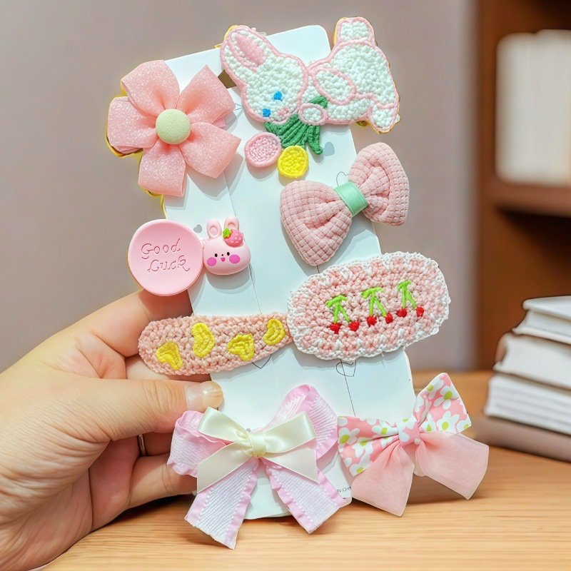 Children's plush hair clips for autumn and winter, cute little girls' hair clips, 2023 new hair accessory sets for girls and babies details Picture