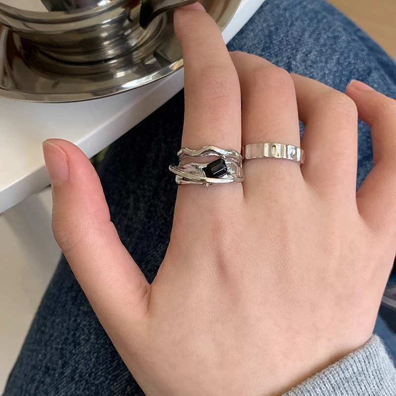 Cold and simple geometric, sweet and cool ring, niche design, high-end sense, index finger ring, light luxury style, open ring Application Scenario