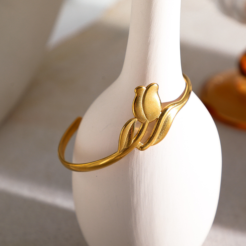 Cross-border best-selling personalized flower and leaf bracelet with gold plating and a high-end feel, open lady's European and American bestseller wholesale Specification drawing