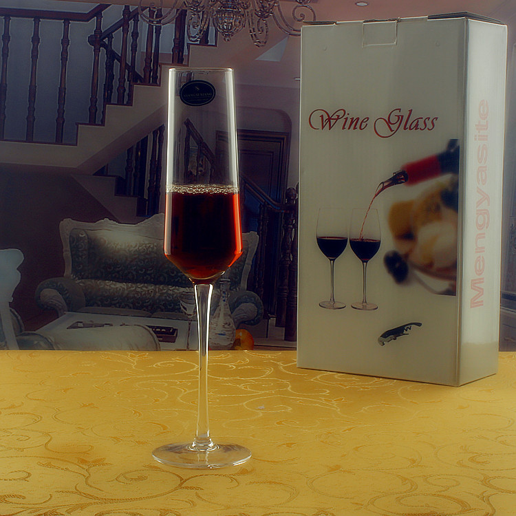 Two gift box sets of handcrafted crystal red wine glasses, goblets, chateau champagne wine glasses, and gift wine sets Application Scenario
