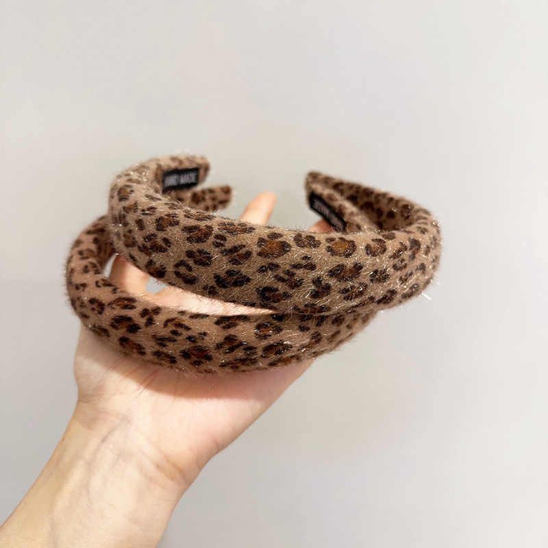 Retro French wide-brimmed leopard print hairband for women 2024 new autumn and winter, plush face-washing and hair-pressing headband, high top hairpin Specification drawing