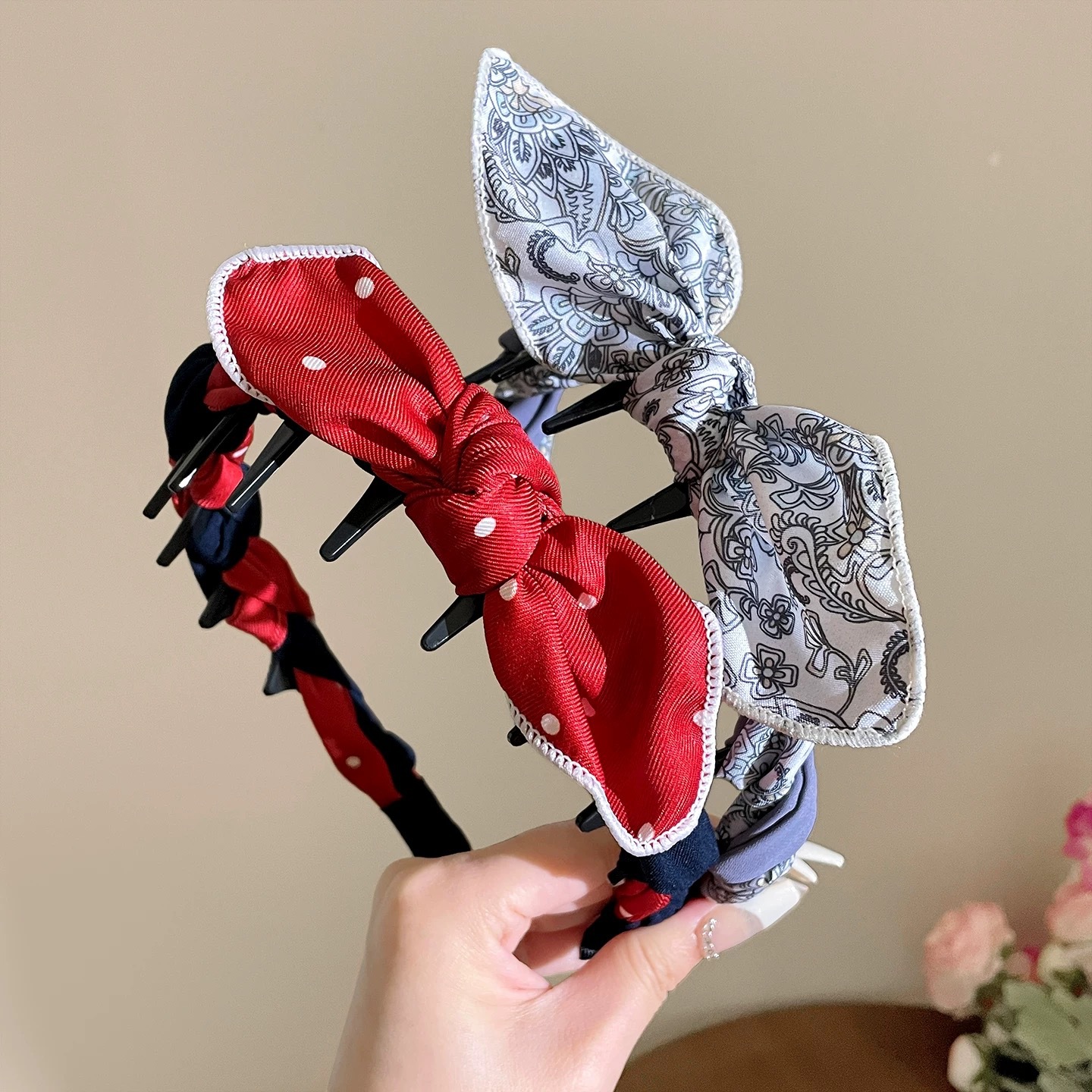 Sweet rabbit ear polka dot hair band, high top headband, internet-famous bow, versatile hairpin, versatile headwear for going out Application Scenario
