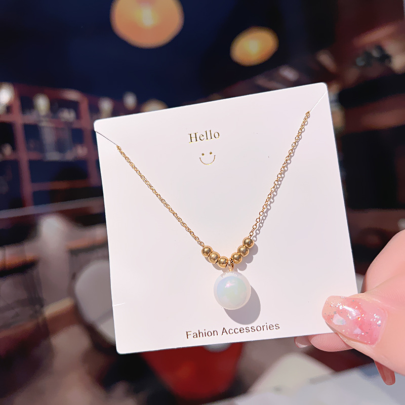 Korean-style light luxury mermaid pearl necklace, titanium steel for women, non-fading, cold style collarbone chain, versatile and high-end neckchain Application Scenario