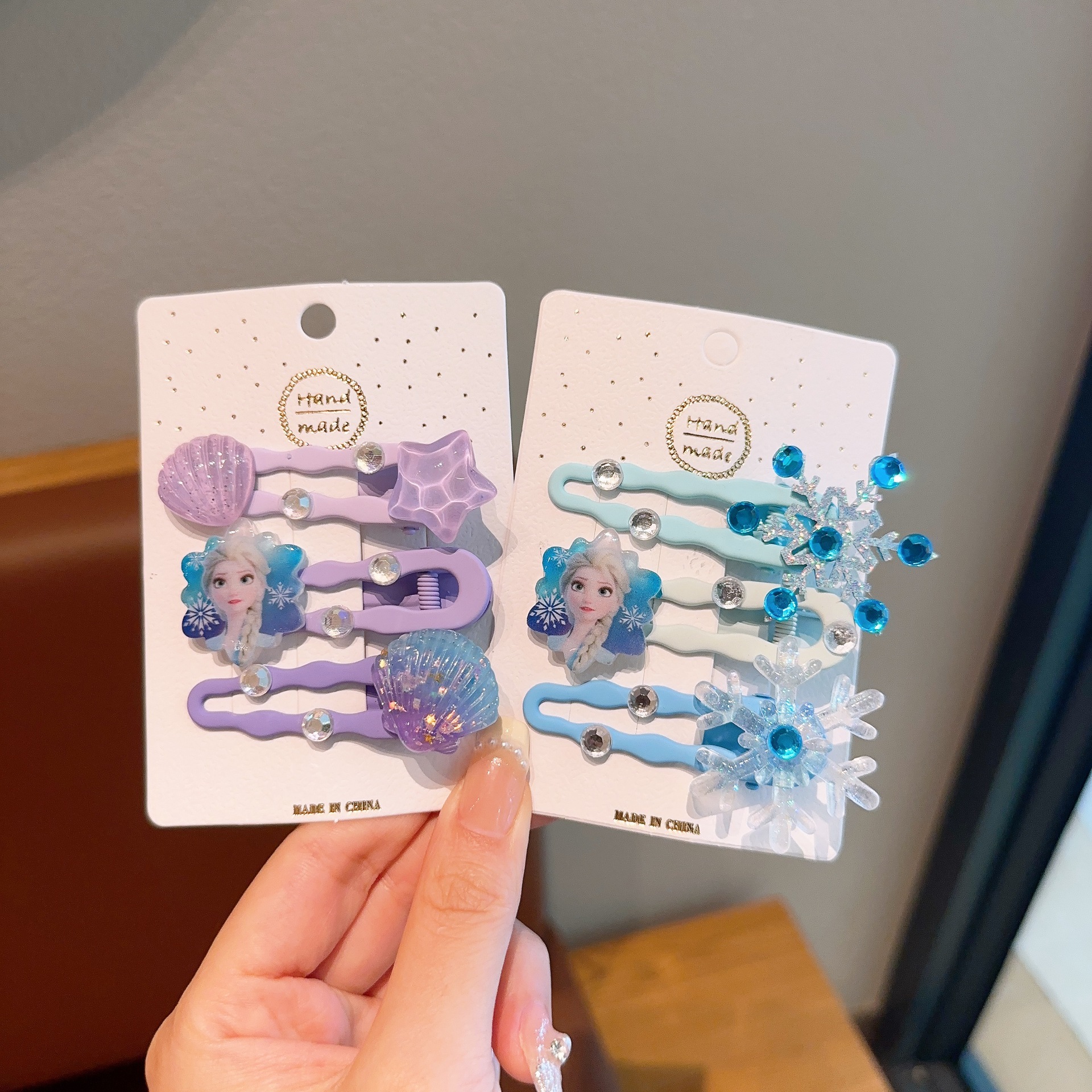 Princess Elsa hairpin Headwear, children's hairpin, side hair clipping clip, girls' cartoon Frozen Elsa hair accessory Application Scenario