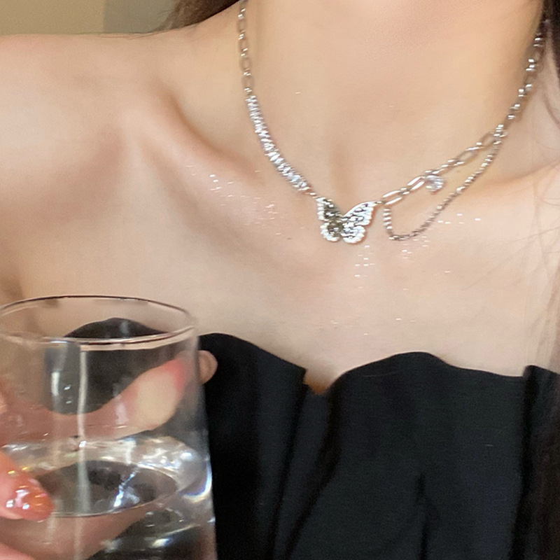 I've been bombarded with questions! Black zircon butterfly necklace for women, an Instagram niche design sense, light luxury, sweet and cool collarbone chain Application Scenario