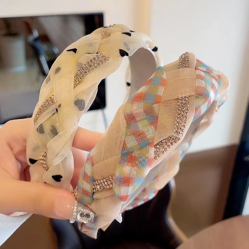 High-end mesh diamond-encrusted hairband 2022, a new trendy twist headband with wide edges, a hairpin for washing the face and going out, a headwear for women full figure