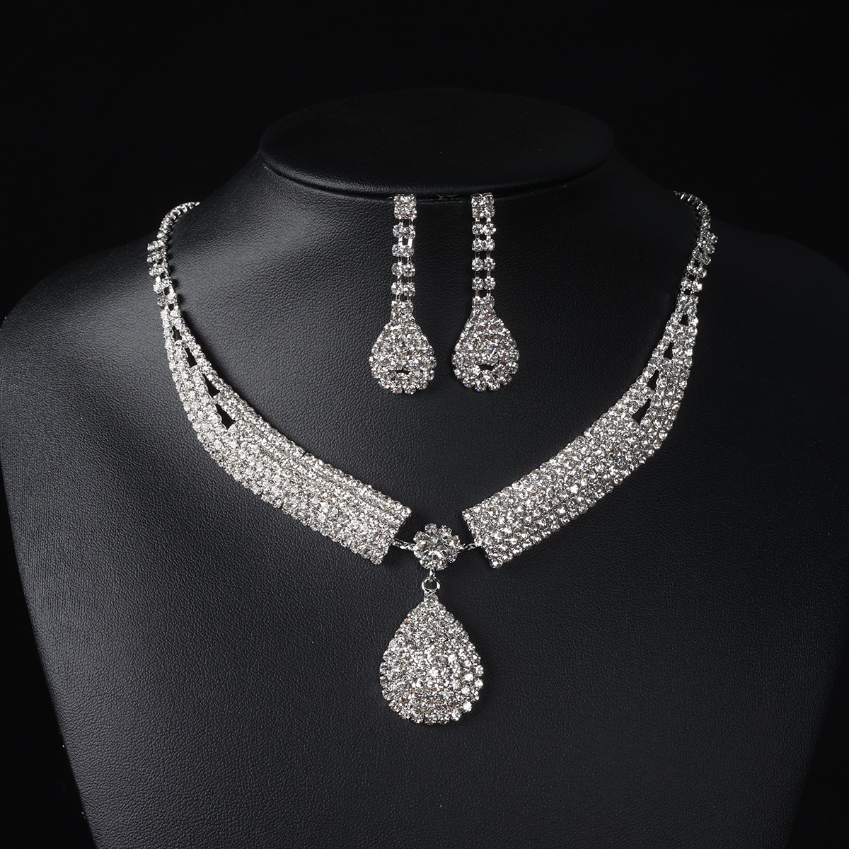 New fashionable sparkling diamond pearl elegant Luxury Bride Set Accessories Necklace Earrings Two-piece Set N2854 details Picture