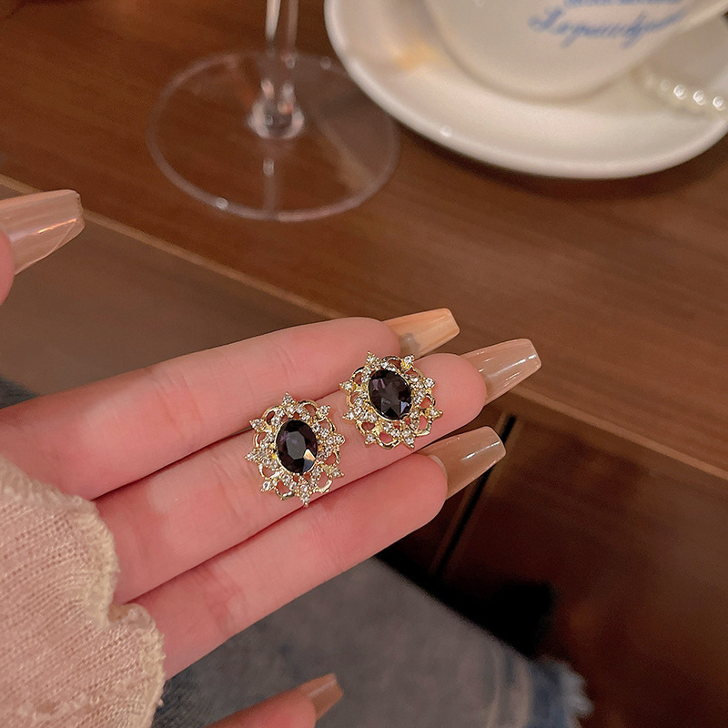 S925 Silver Needle French amethyst lace earrings, women's light luxury, versatile and high-end stud earrings, court-style earrings wholesale full figure