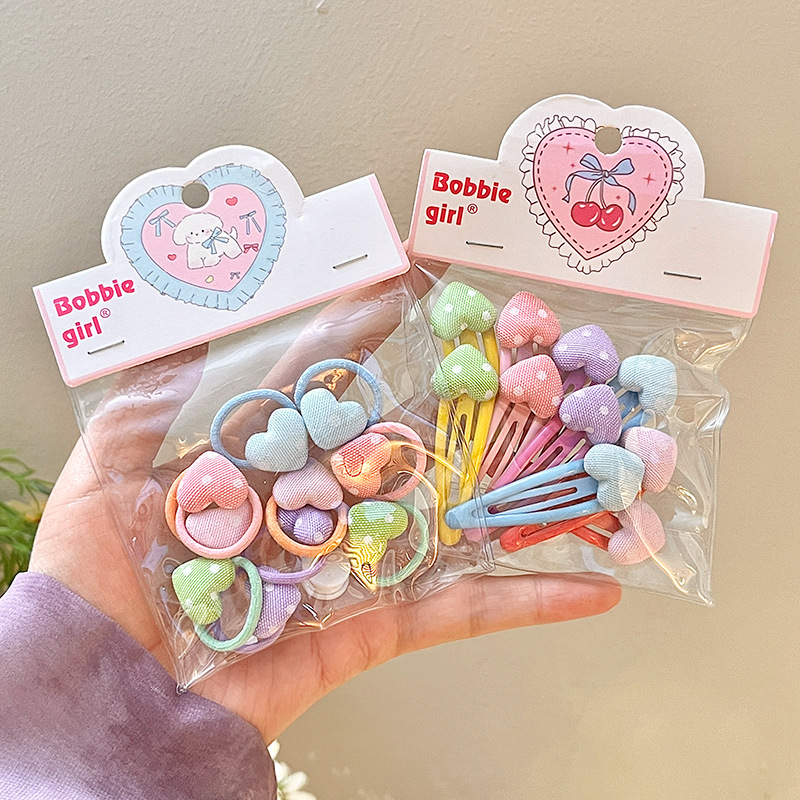 Colorful, sweet and cute little sugar bean star hair bands, children's heart-shaped side hair clips, baby hair ties, baby headbands Application Scenario