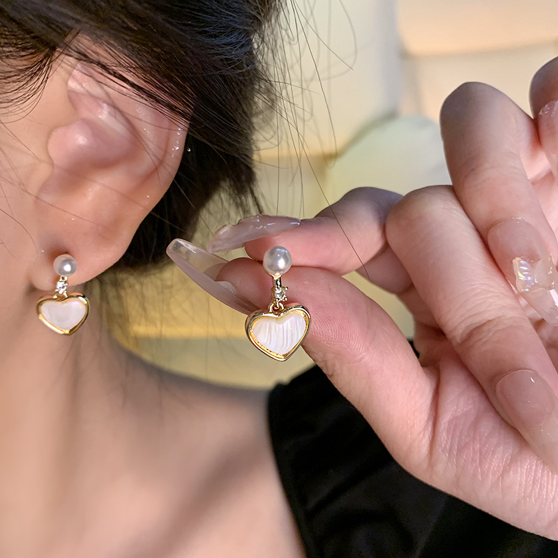 925 Silver needle pearl heart-shaped earrings for women in an ins style, sweet and versatile, heart-shaped stud earrings, high-end and elegant earrings wholesale Specification drawing