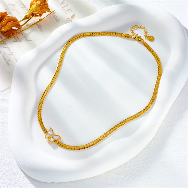 European and American fashion, niche, high-end, simple metal twist collarbone chain, white butterfly accessory, titanium steel necklace Specification drawing