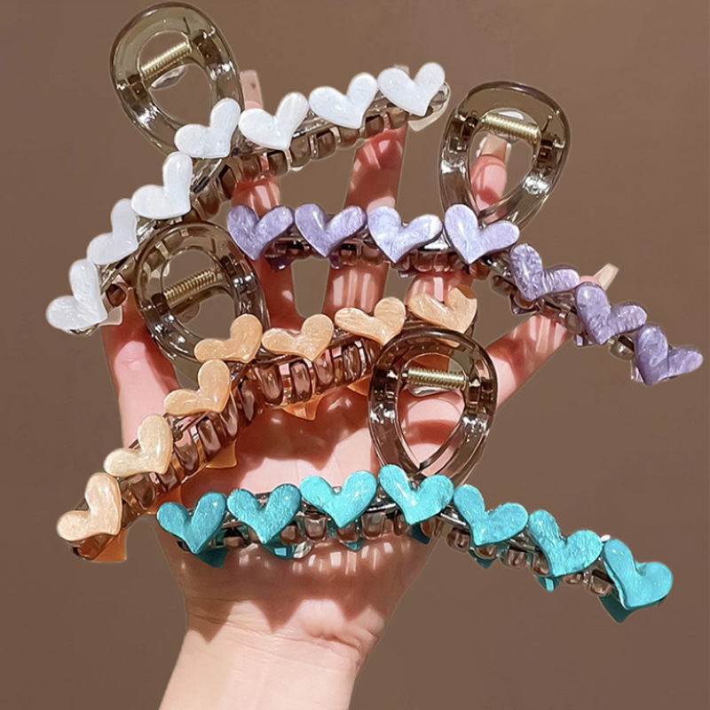 Jelly Heart Grabber Women's 2024 New high-end simple clip headwear, hairpin, shark clip hair accessory at the back of the head Application Scenario