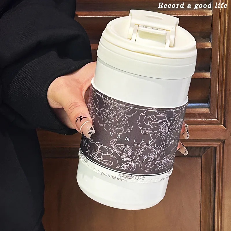 ins high appearance level portable high-temperature resistant double drinking cup, new niche simple cartoon straw cup, elegant insulated cup Application Scenario