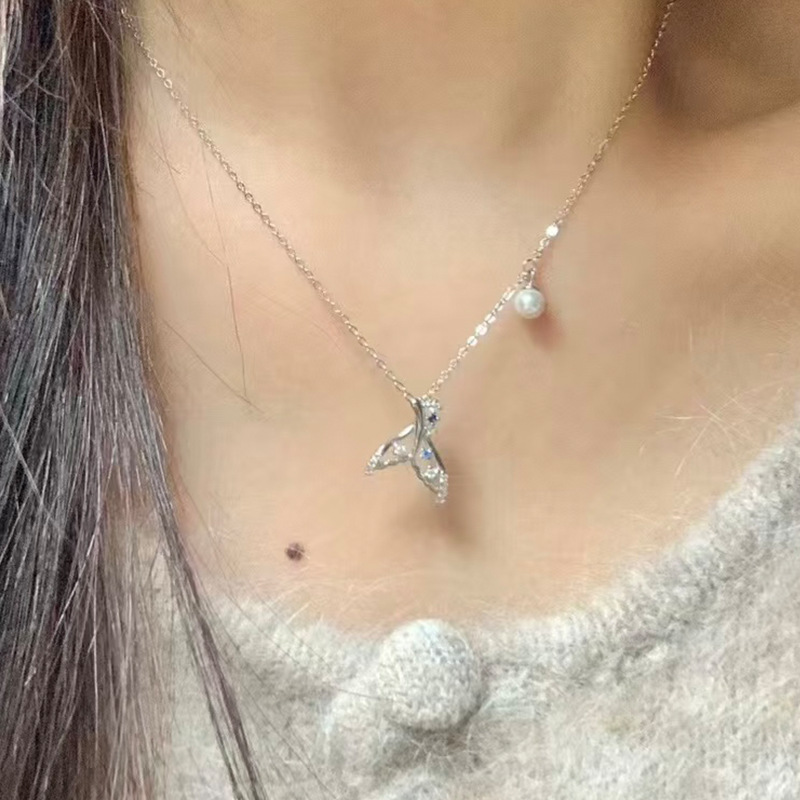 A light luxury, niche, retro pearl necklace for women, a new 2024 bestseller with a high-end design sense, a versatile collarbone chain for Internet celebrities full figure