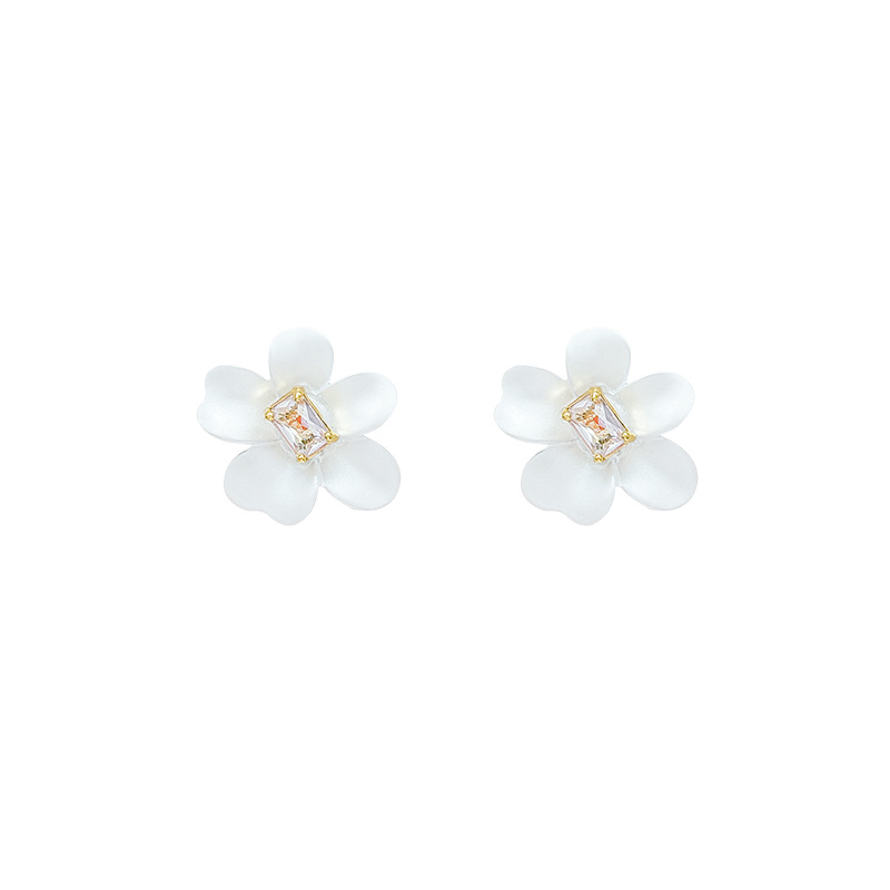 Xiaoxiangfeng diamond-encrusted flower Stud Earrings for Women in Summer 2025, a new sweet, fashionable and fresh floral earring accessory Item Picture