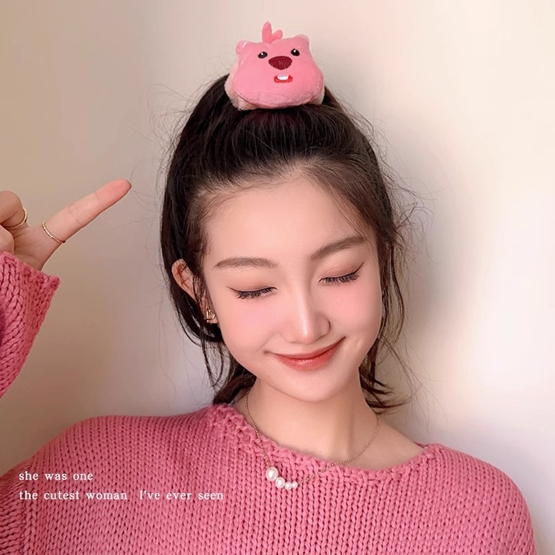 New Loopy Little Beaver bb clip, cartoon plush grab clip, pink girlish heart hair tie clip, women's hair band Application Scenario
