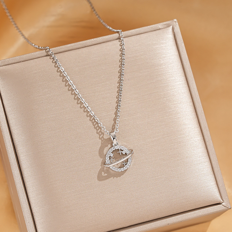 The cat's Eye Planet series pendant titanium steel necklace is a fashionable, simple and versatile collarbone chain accessory with a sense of style and design Specification drawing