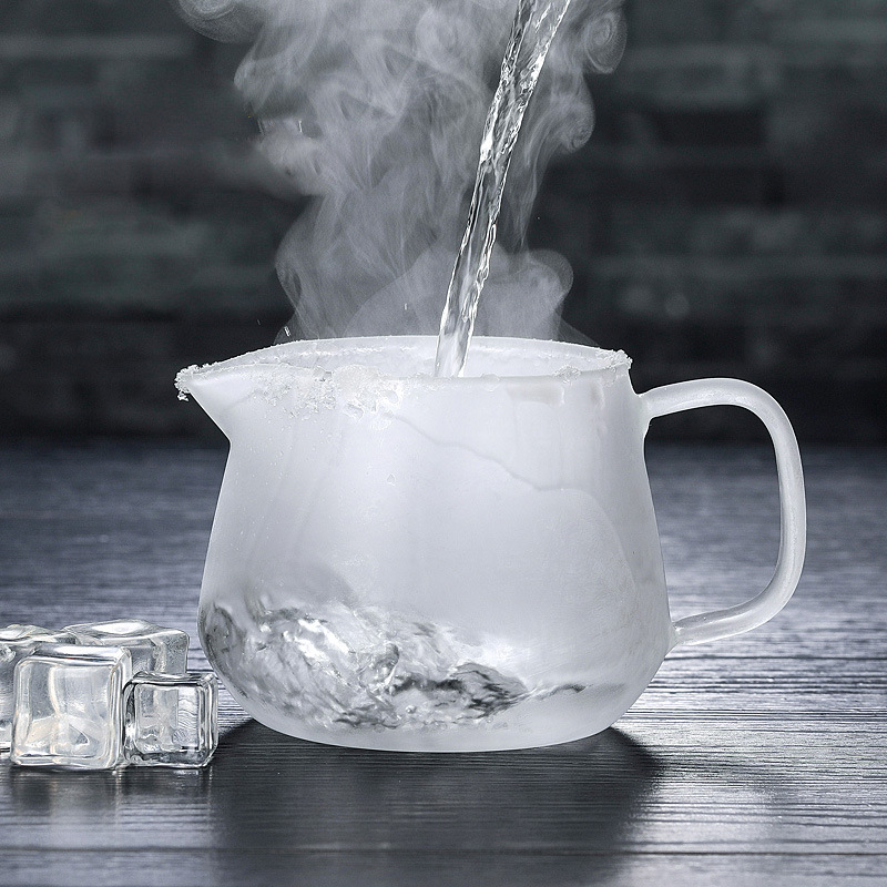 Factory stock high-temperature resistant glass flower teapots, small penguin teapots, creative brewing teapots, high borosilicate glass teapots 400ml Application Scenario