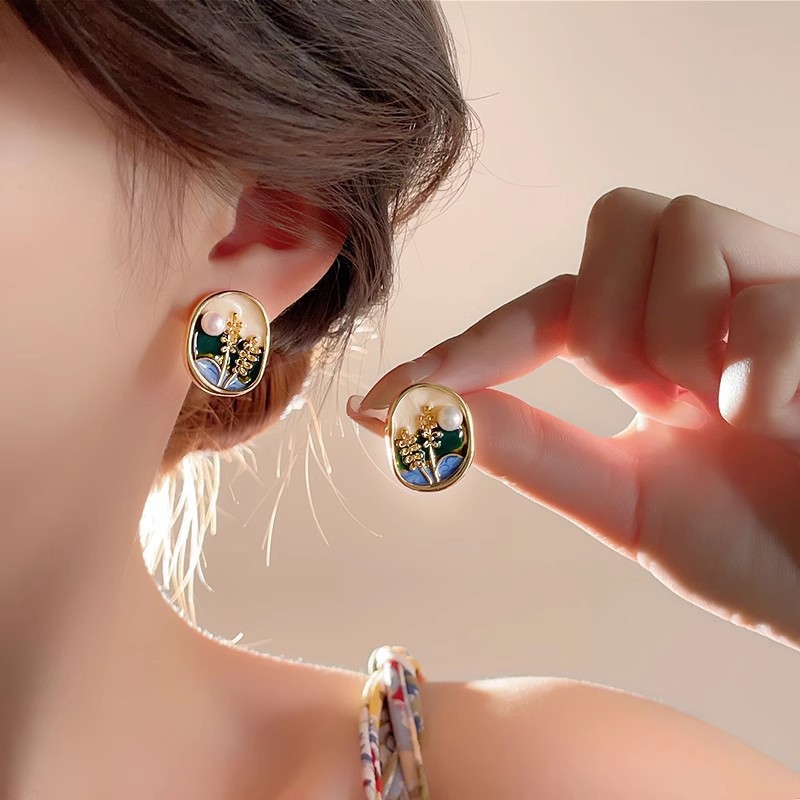 French Monet Garden geometric earrings for women, light luxury, niche and high-end feel, oil painting pearl stud earrings, flower earrings details Picture