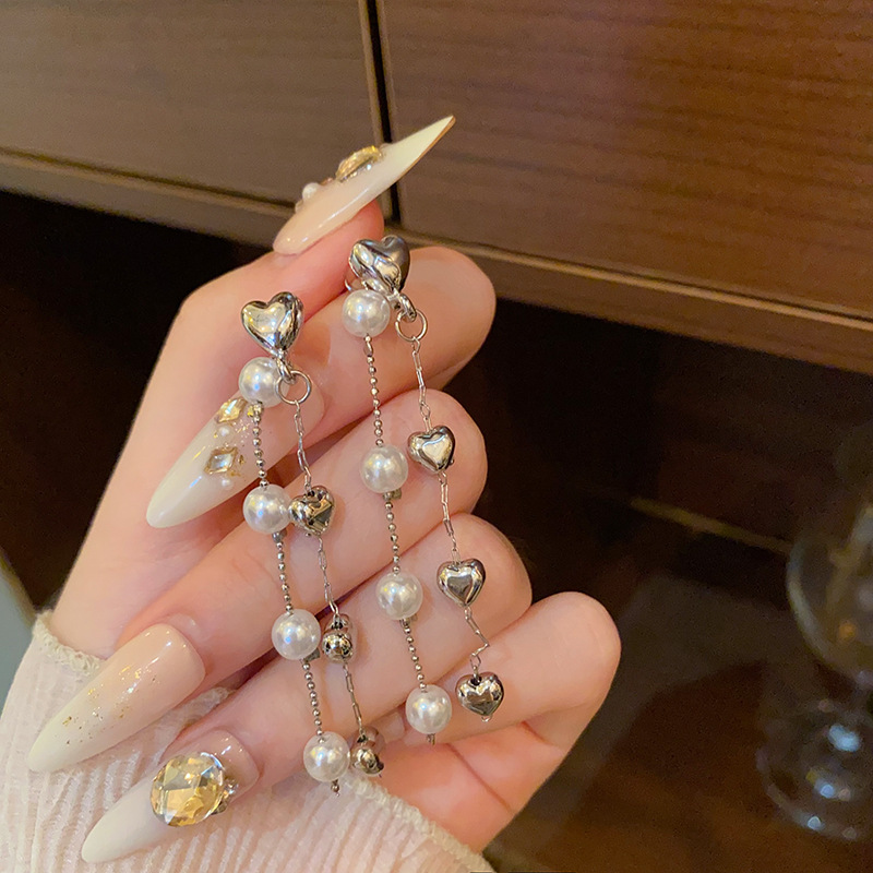 Korean-style back-hanging heart-shaped pearl tassel earrings, high-end women's light luxury earrings, long face-enhancing small earrings wholesale Specification drawing