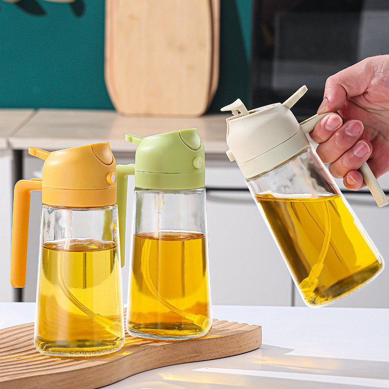 Portable kitchen oil spray and spray dual-purpose oil pot, household barbecue oil control, automatic opening and closing oil spray atomization glass bottle Application Scenario