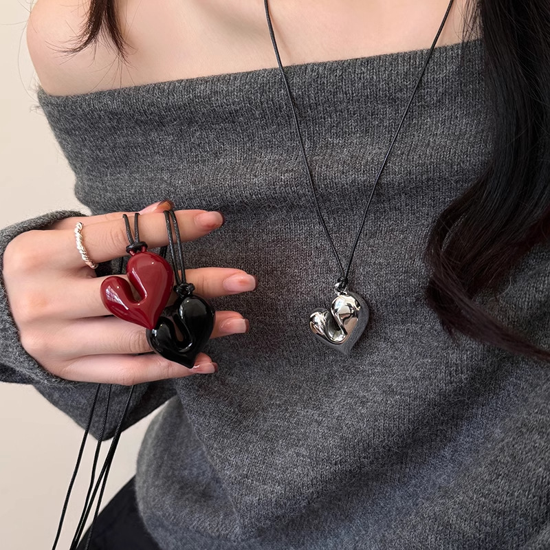 Korean 925 silver long heart-shaped drawstring sweater chain, simple, versatile and high-end heart-shaped pendant necklace for women full figure