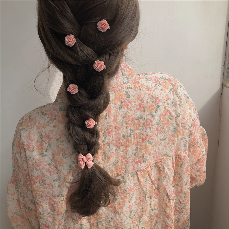 Summer sweet handcrafted hair clips and hairpins from Japan and South Korea, pink strawberry fruit brknit headwear, camellia edge hair clips details Picture