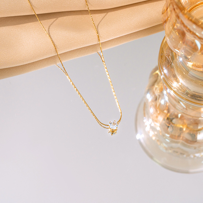 Non-fading, simple six-prong titanium steel necklace for women's fashion, versatile small zircon pendant, niche and light luxury collarbone chain wholesale Specification drawing