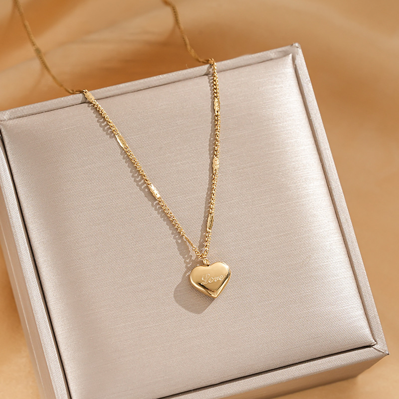 Simple and versatile stainless steel love heart-shaped necklace, a fashionable and niche female Internet celebrity collarbone chain vacuum electroplated accessory Specification drawing
