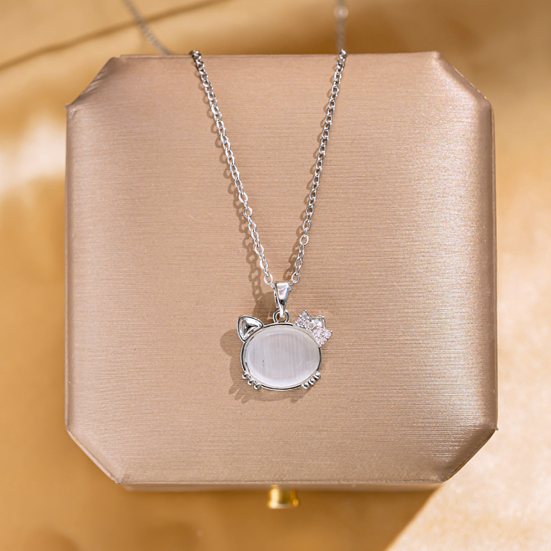 Korean version simple cat's eye stone cat pendant titanium steel necklace, women's silver temperament, high-end feel, collarbone chain, Internet celebrity accessory full figure