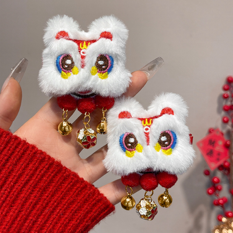 2024 New Year Lion Dance bell tassel Hair clip, Children's Spring Festival hair clip, cute broken hair duckbill clip, festive headwear Application Scenario