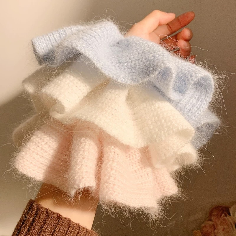 2024 New rabbit fur soft and glutinous hair band, oversized, atmosphere Korean-style gentle hair accessory, high-end autumn and winter hair tie details Picture