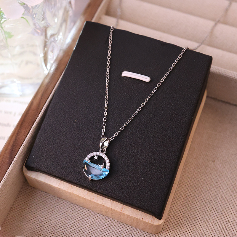 Silver light luxury One Spring Water Planet titanium steel necklace, women's fashion light luxury Internet celebrity collarbone chain, elegant and high-end accessory details Picture