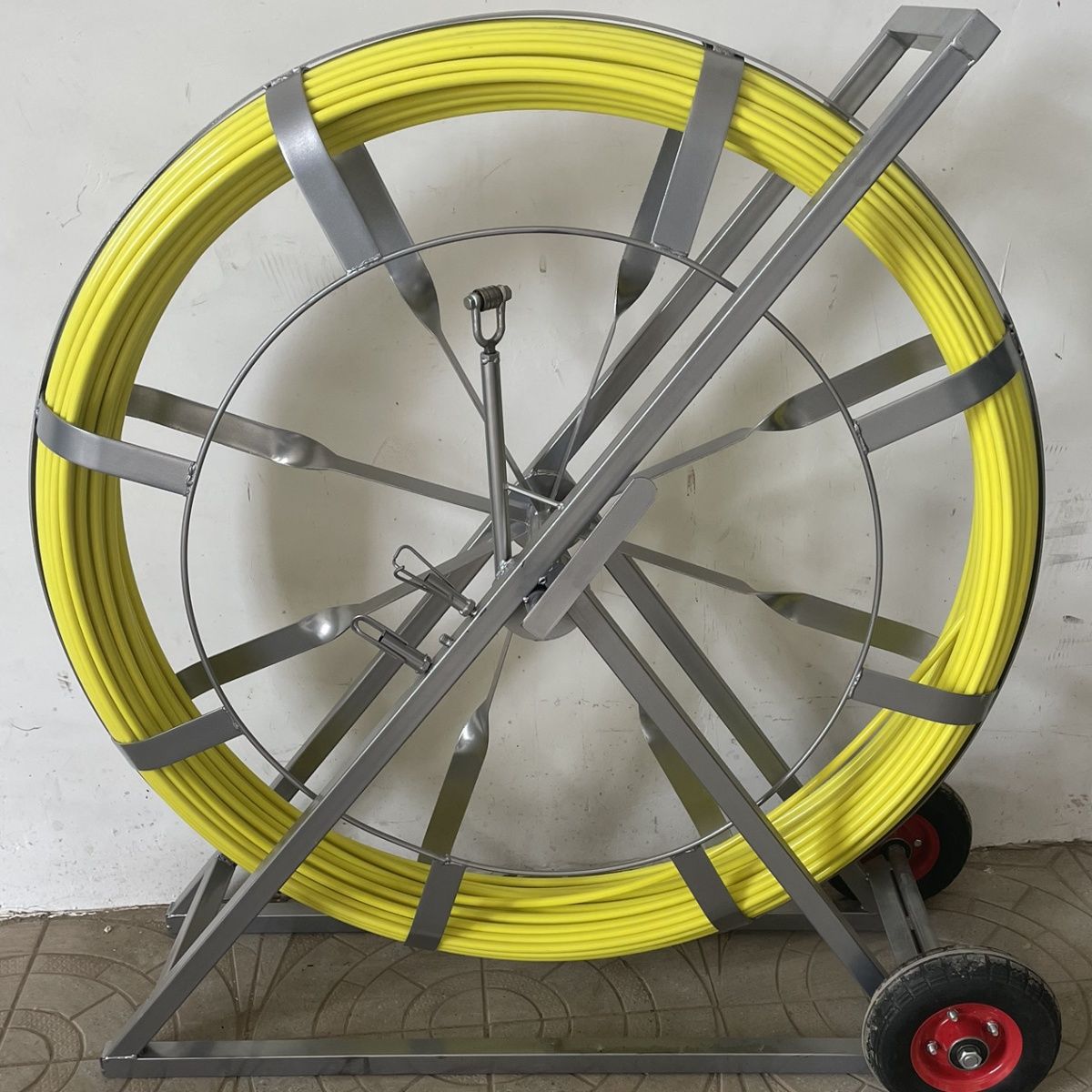 FRP wire threading wonder tool, perforated wire pulling thickened frame, power communication pipeline cable through rod, pipe threading and lead wire device Specification drawing
