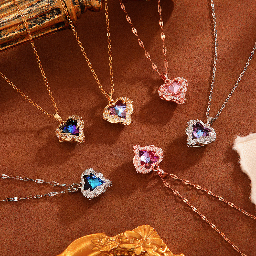 Cross-border titanium steel necklace for women, with a unique and high-end look, features copper micro-inlaid colored heart-shaped zircon jewelry that does not fade full figure