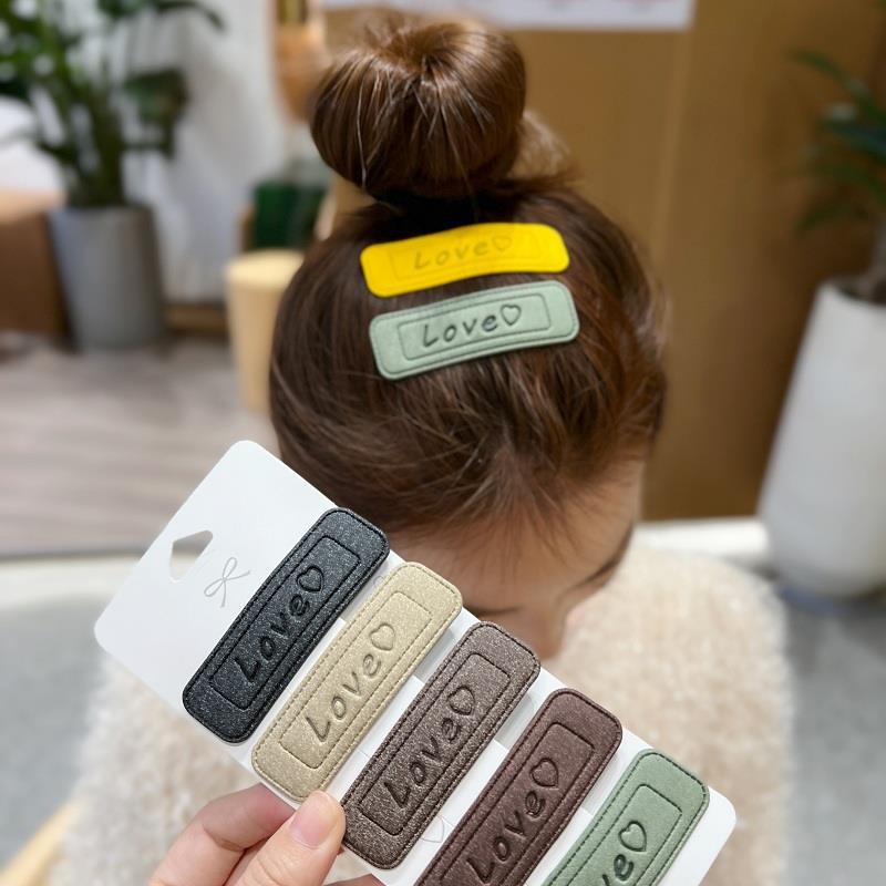 Colorful letter pu leather bb clip, bangs, forehead clip, high-end hairpin, back clip, headwear, autumn Application Scenario